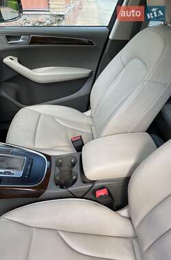 Внедорожник / Кроссовер Audi Q5 2012 в 