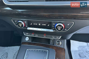 Позашляховик / Кросовер Audi Q5 2018 в 