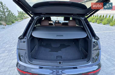 Позашляховик / Кросовер Audi Q5 2018 в 