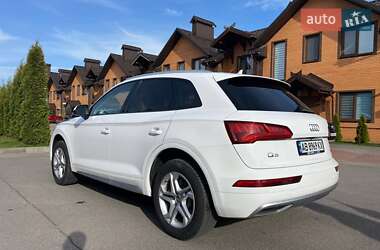 Внедорожник / Кроссовер Audi Q5 2018 в 