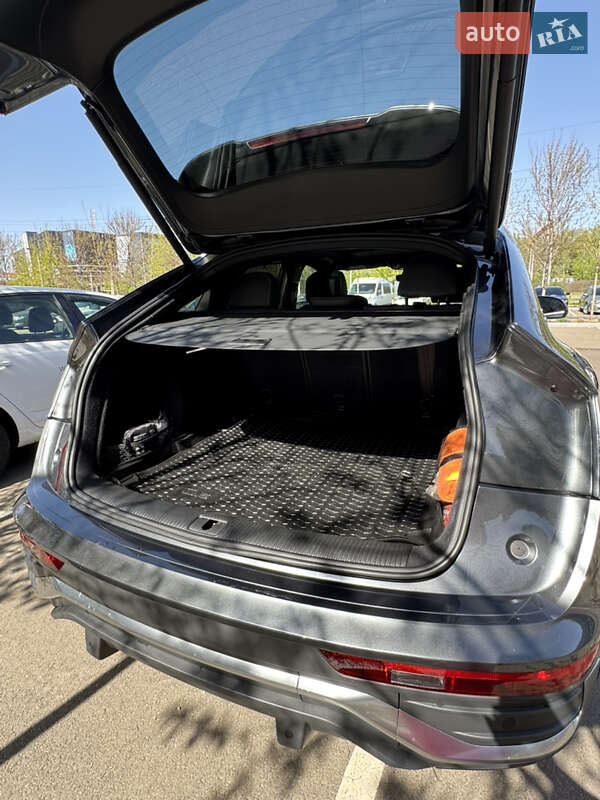 Внедорожник / Кроссовер Audi Q5 2023 в Киеве
