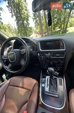 Внедорожник / Кроссовер Audi Q5 2011 в 