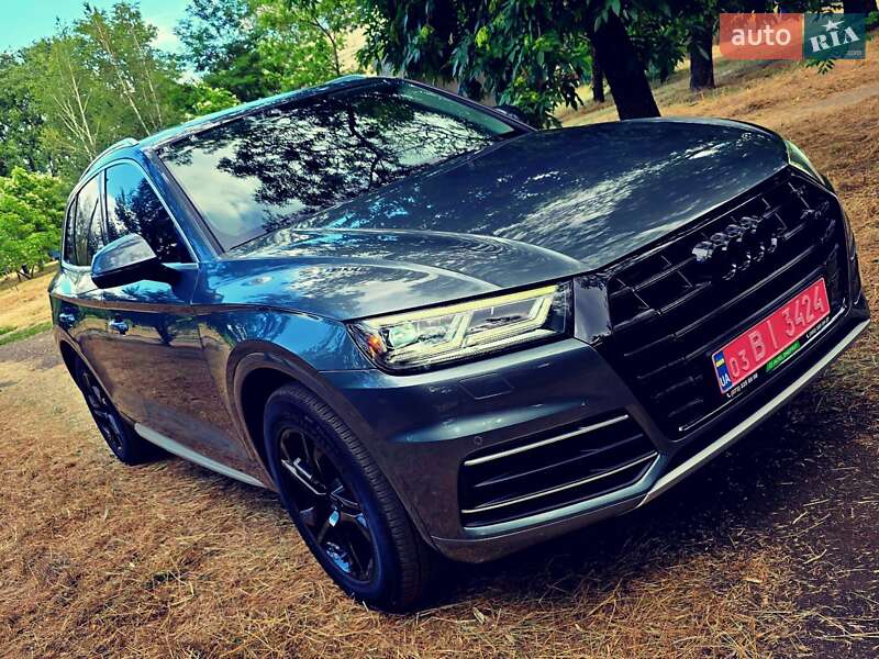 Внедорожник / Кроссовер Audi Q5 2018 в 