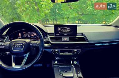 Внедорожник / Кроссовер Audi Q5 2018 в 