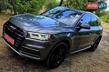 Внедорожник / Кроссовер Audi Q5 2018 в 