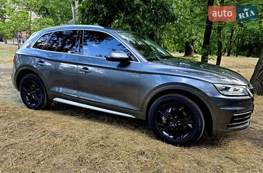 Внедорожник / Кроссовер Audi Q5 2018 в 