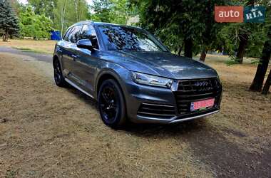Внедорожник / Кроссовер Audi Q5 2018 в 