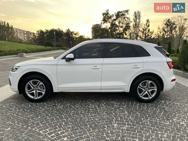 Внедорожник / Кроссовер Audi Q5 2019 в Днепре