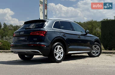 Внедорожник / Кроссовер Audi Q5 2017 в 