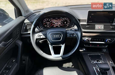 Внедорожник / Кроссовер Audi Q5 2017 в 