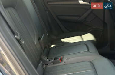 Внедорожник / Кроссовер Audi Q5 2017 в 