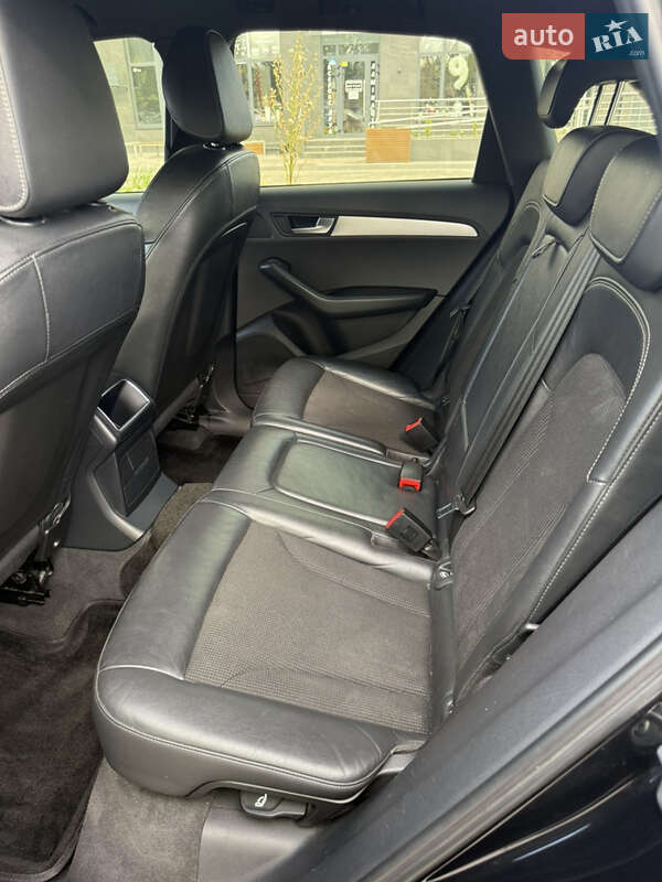 Позашляховик / Кросовер Audi Q5 2011 в Києві