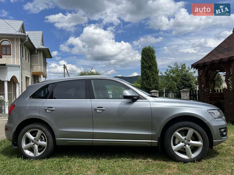Внедорожник / Кроссовер Audi Q5 2011 в Надворной