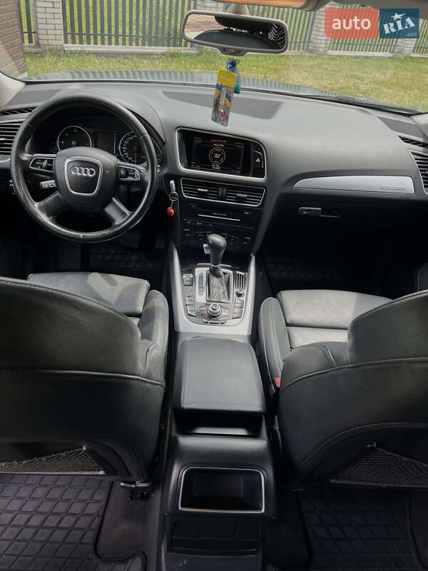 Внедорожник / Кроссовер Audi Q5 2011 в Надворной