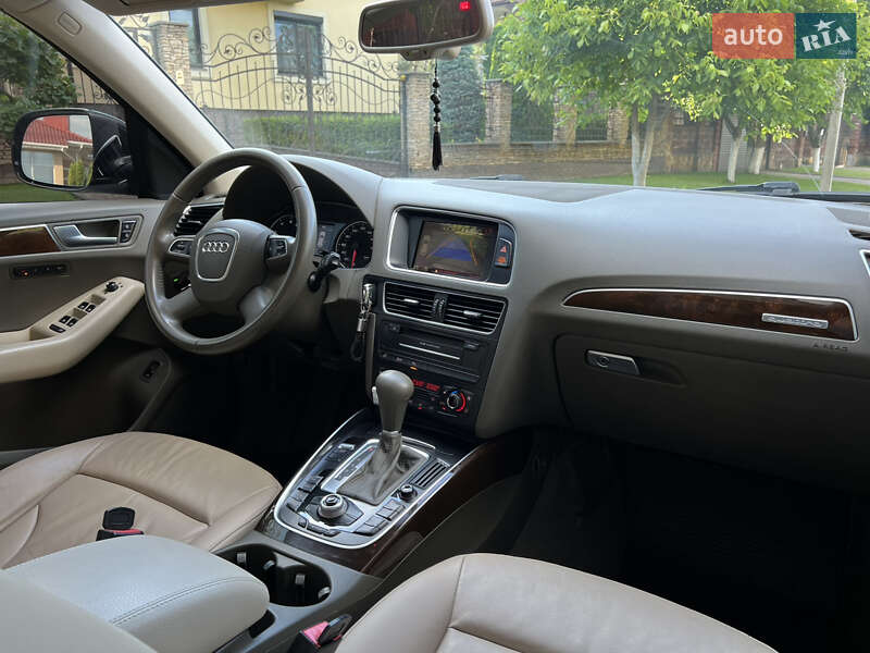Позашляховик / Кросовер Audi Q5 2010 в Рівному