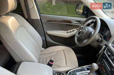 Внедорожник / Кроссовер Audi Q5 2010 в 