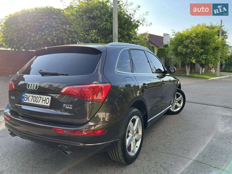Позашляховик / Кросовер Audi Q5 2010 в Рівному