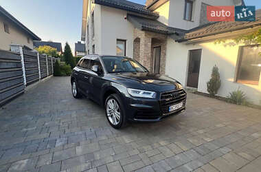 Внедорожник / Кроссовер Audi Q5 2019 в 