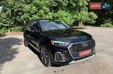 Позашляховик / Кросовер Audi Q5 2023 в 