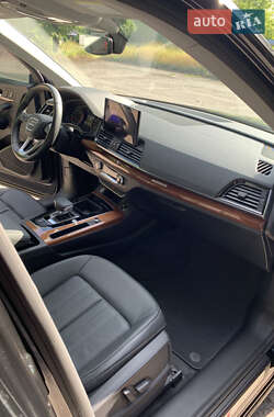 Позашляховик / Кросовер Audi Q5 2023 в 