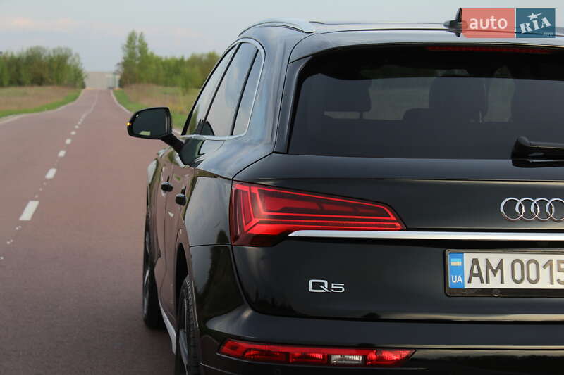 Позашляховик / Кросовер Audi Q5 2021 в Києві