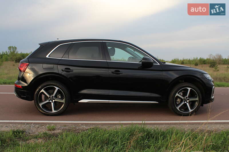 Позашляховик / Кросовер Audi Q5 2021 в Києві