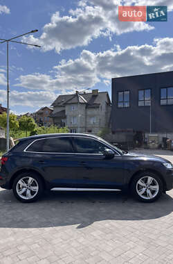 Позашляховик / Кросовер Audi Q5 2019 в 