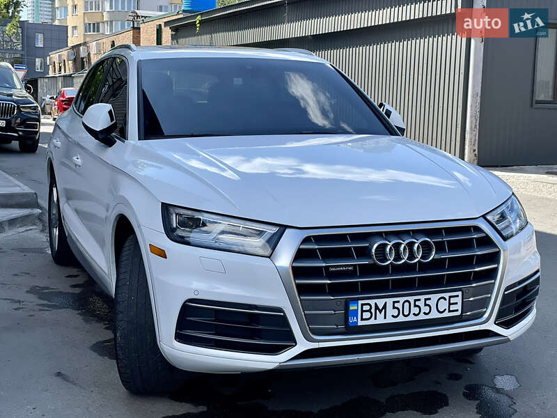 Внедорожник / Кроссовер Audi Q5 2017 в Сумах