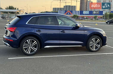 Внедорожник / Кроссовер Audi Q5 2021 в 