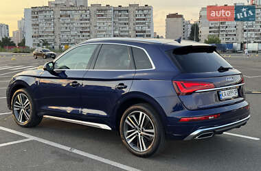 Внедорожник / Кроссовер Audi Q5 2021 в 