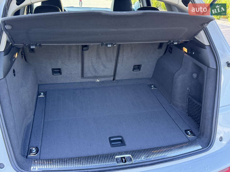 Позашляховик / Кросовер Audi Q5 2011 в Луцьку