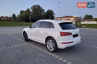 Позашляховик / Кросовер Audi Q5 2017 в 