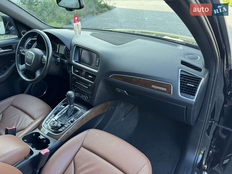 Позашляховик / Кросовер Audi Q5 2010 в Луцьку