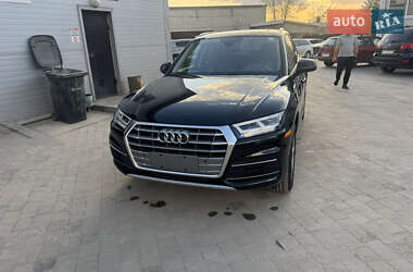 Внедорожник / Кроссовер Audi Q5 2017 в 