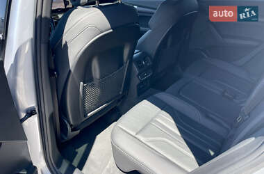 Позашляховик / Кросовер Audi Q5 2021 в 