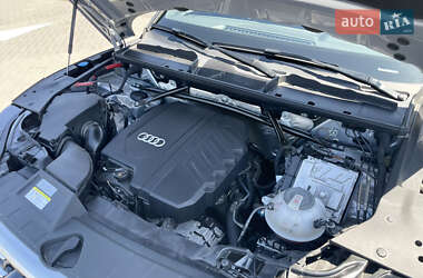Позашляховик / Кросовер Audi Q5 2021 в 