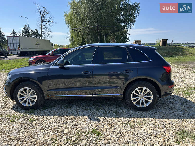 Позашляховик / Кросовер Audi Q5 2012 в Новому Яричеві