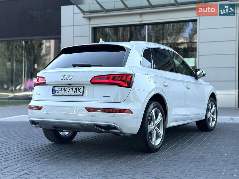 Позашляховик / Кросовер Audi Q5 2019 в Одесі