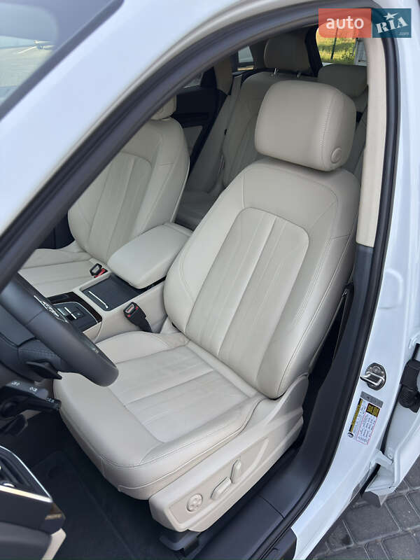 Позашляховик / Кросовер Audi Q5 2019 в Одесі