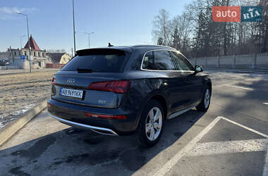 Внедорожник / Кроссовер Audi Q5 2018 в 
