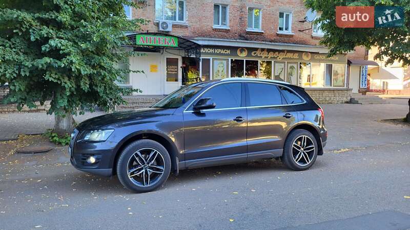 Внедорожник / Кроссовер Audi Q5 2012 в 