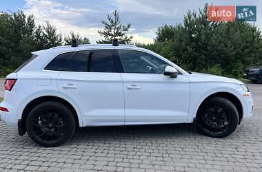 Позашляховик / Кросовер Audi Q5 2018 в 