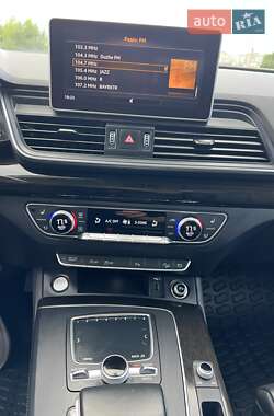 Позашляховик / Кросовер Audi Q5 2018 в 