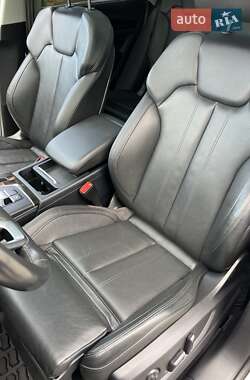Позашляховик / Кросовер Audi Q5 2018 в 