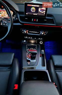 Позашляховик / Кросовер Audi Q5 2018 в 