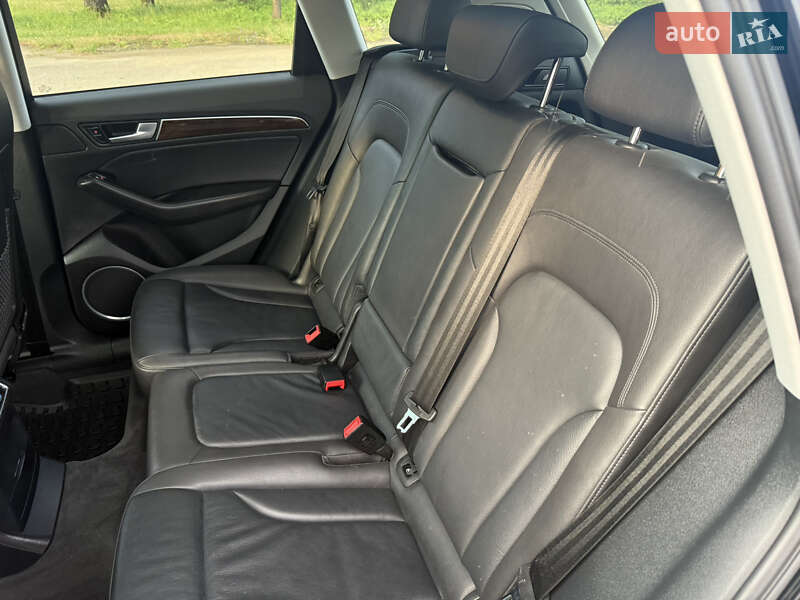 Позашляховик / Кросовер Audi Q5 2016 в Самборі