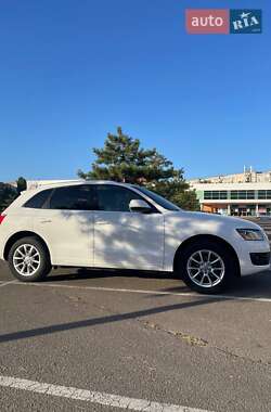 Позашляховик / Кросовер Audi Q5 2010 в 