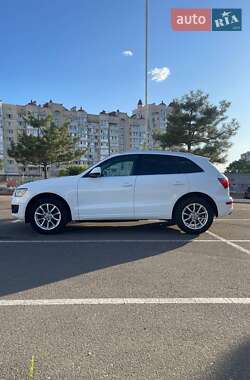Позашляховик / Кросовер Audi Q5 2010 в 