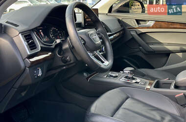 Внедорожник / Кроссовер Audi Q5 2019 в 