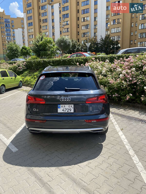 Позашляховик / Кросовер Audi Q5 2020 в Києві